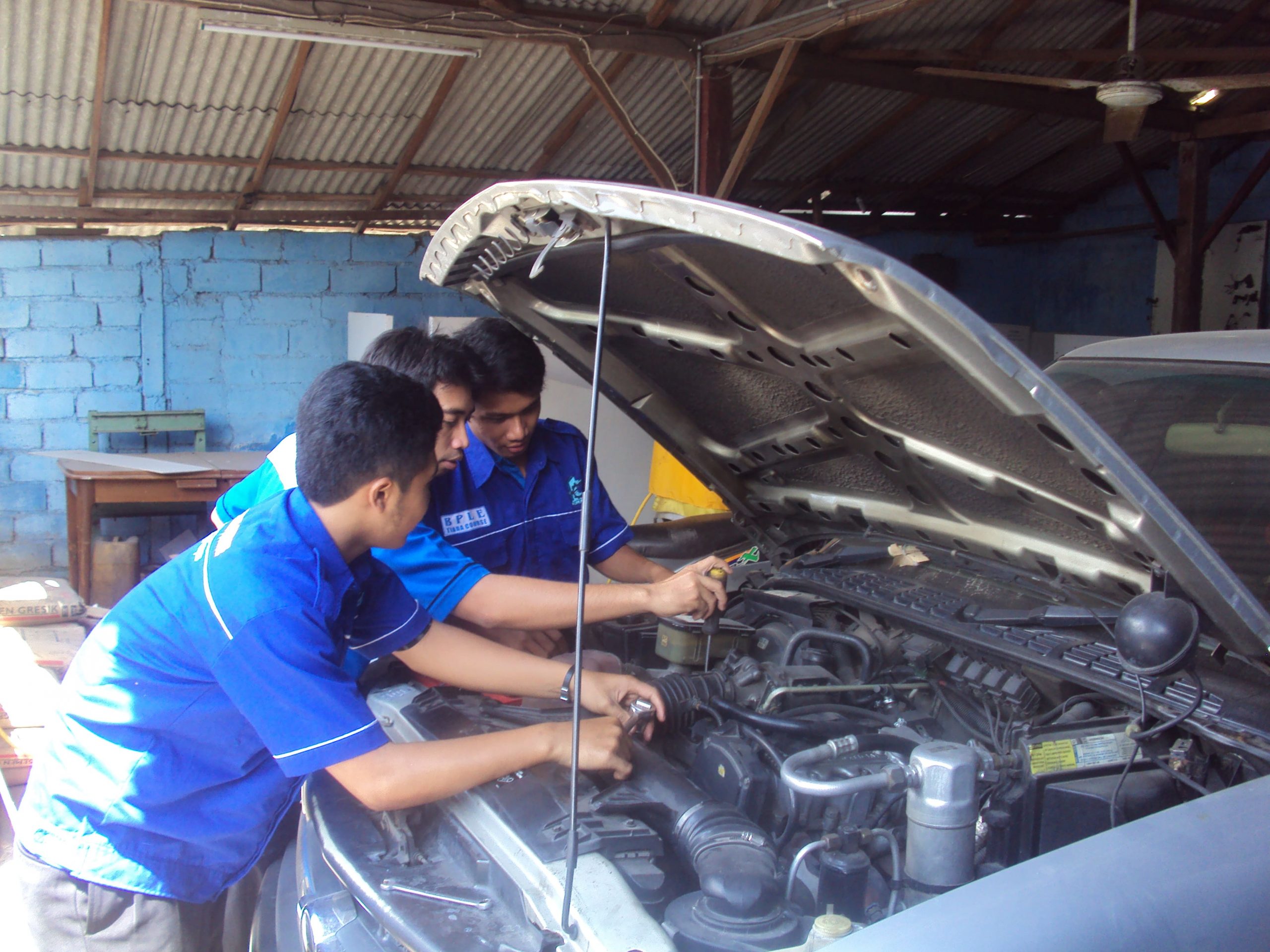 Praktek Otomotif